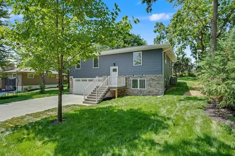 851 Ramona Dubuque IA 52003