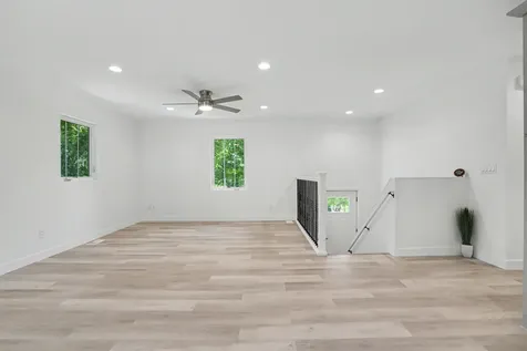 851 Ramona Dubuque IA 52003