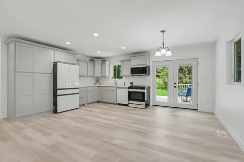 851 Ramona Dubuque IA 52003