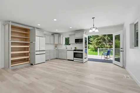 851 Ramona Dubuque IA 52003