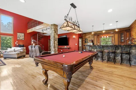 1763 St. Catherine Bellevue IA 52031
