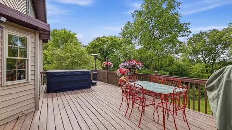 1763 St. Catherine Bellevue IA 52031