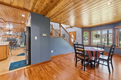 1763 St. Catherine Bellevue IA 52031