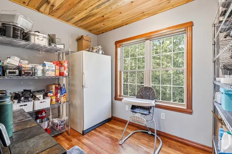 1763 St. Catherine Bellevue IA 52031