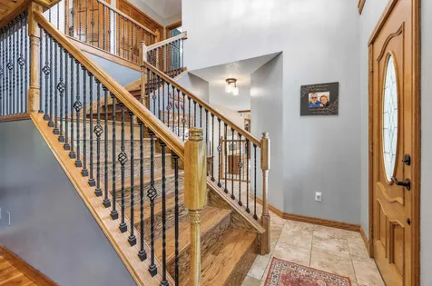 1763 St. Catherine Bellevue IA 52031
