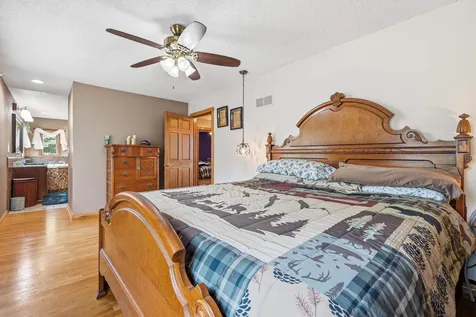 1763 St. Catherine Bellevue IA 52031