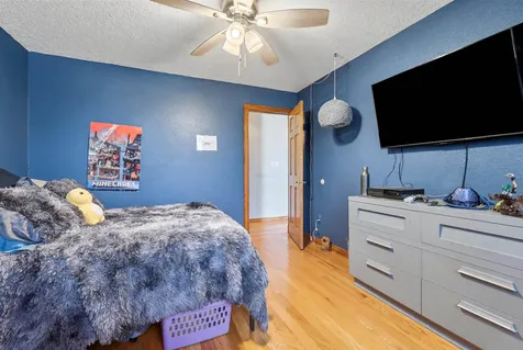 1763 St. Catherine Bellevue IA 52031
