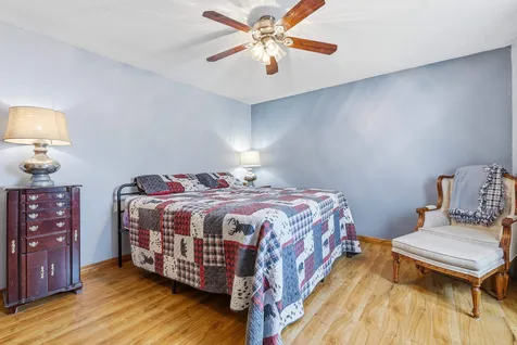 1763 St. Catherine Bellevue IA 52031