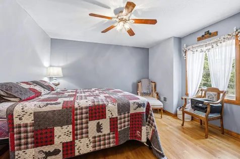 1763 St. Catherine Bellevue IA 52031