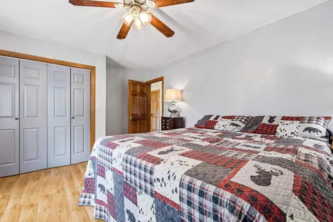 1763 St. Catherine Bellevue IA 52031
