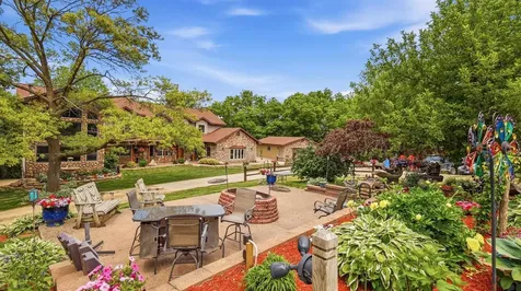 1763 St. Catherine Bellevue IA 52031
