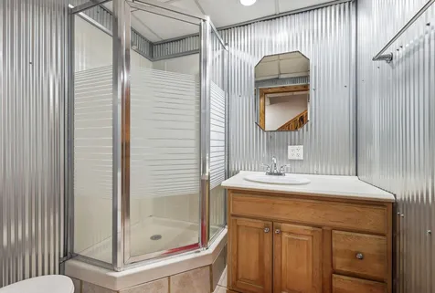 1763 St. Catherine Bellevue IA 52031