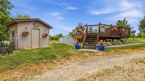 1763 St. Catherine Bellevue IA 52031