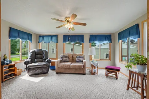 207 E Jackson Edgewood IA 52042