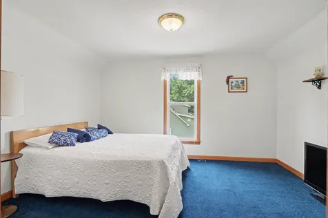 207 E Jackson Edgewood IA 52042