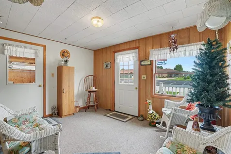 207 E Jackson Edgewood IA 52042