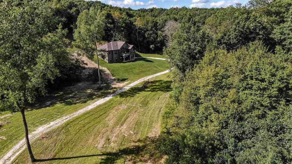 Lot 8 230th Delhi IA 52223-0000