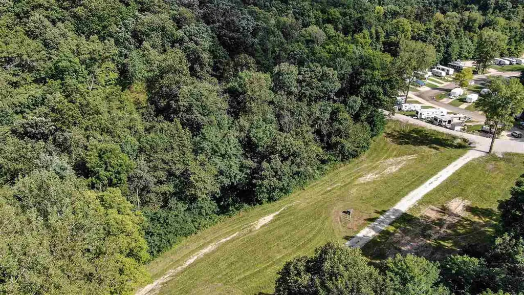 Lot 8 230th Delhi IA 52223-0000