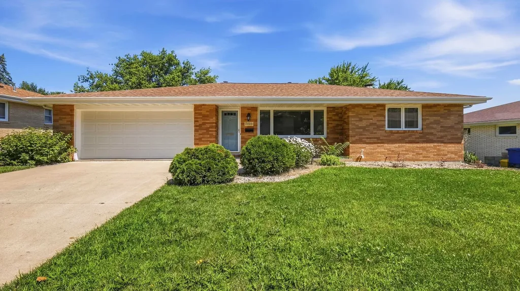 3409 Daniels Dubuque IA 52002