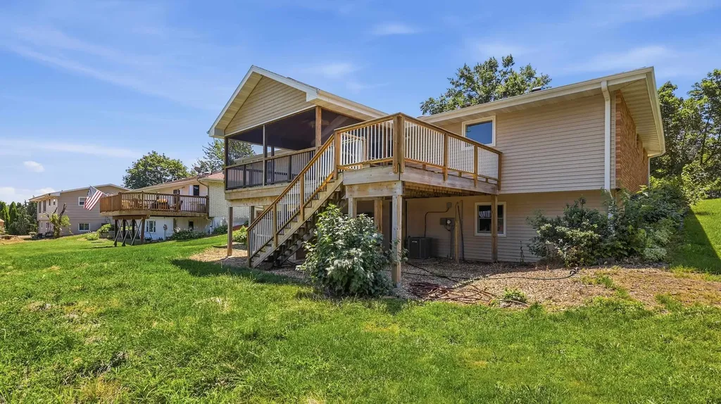 3409 Daniels Dubuque IA 52002