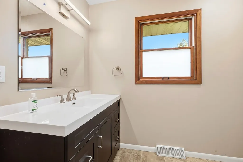 3409 Daniels Dubuque IA 52002