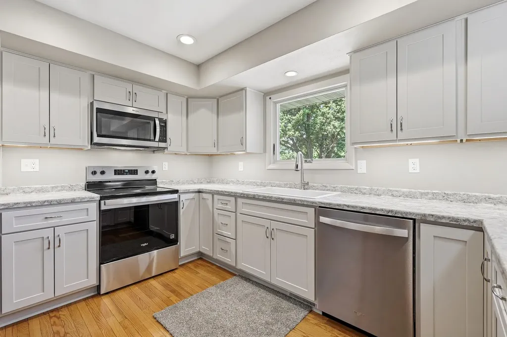 3409 Daniels Dubuque IA 52002