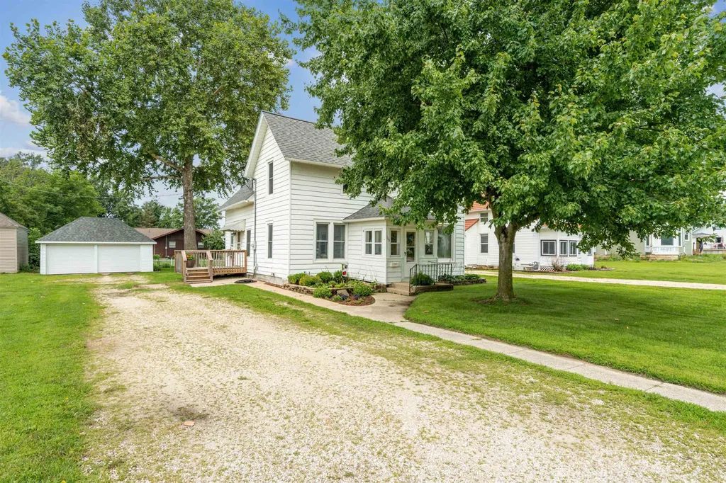 708 N Franklin Manchester IA 52057