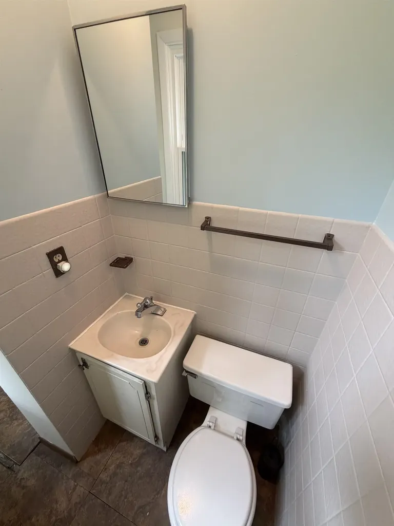1090 Glen Oak Dubuque IA 52001