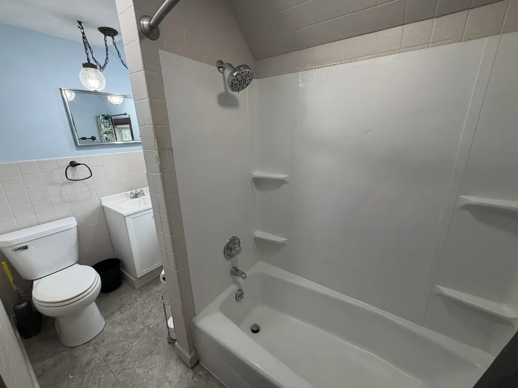 1090 Glen Oak Dubuque IA 52001