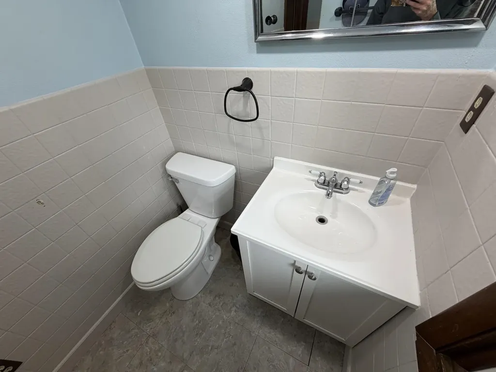 1090 Glen Oak Dubuque IA 52001