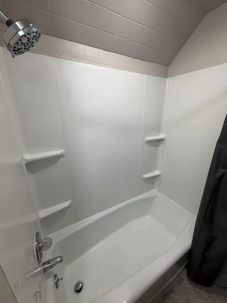 1090 Glen Oak Dubuque IA 52001