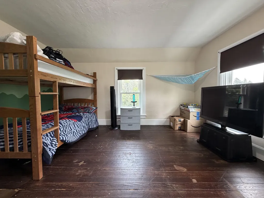 1090 Glen Oak Dubuque IA 52001