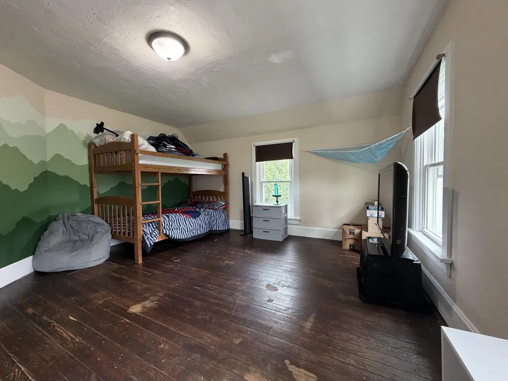 1090 Glen Oak Dubuque IA 52001
