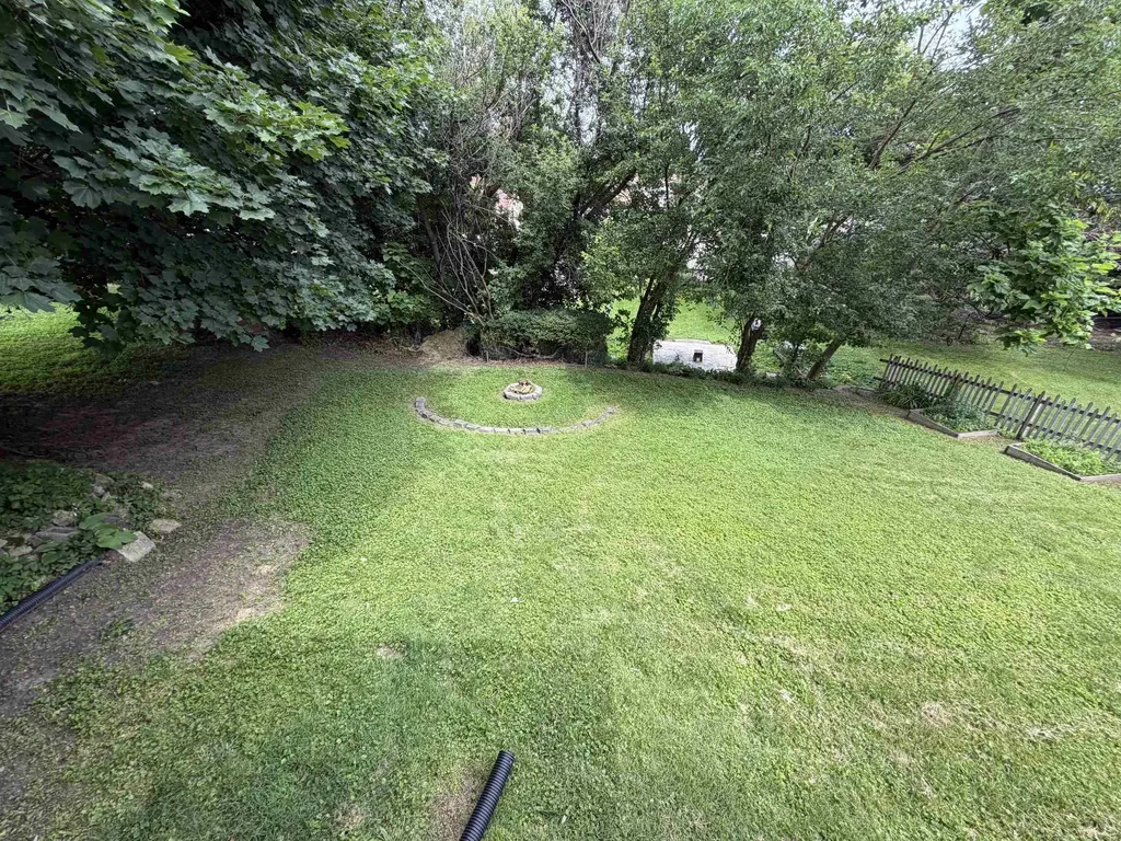 1090 Glen Oak Dubuque IA 52001