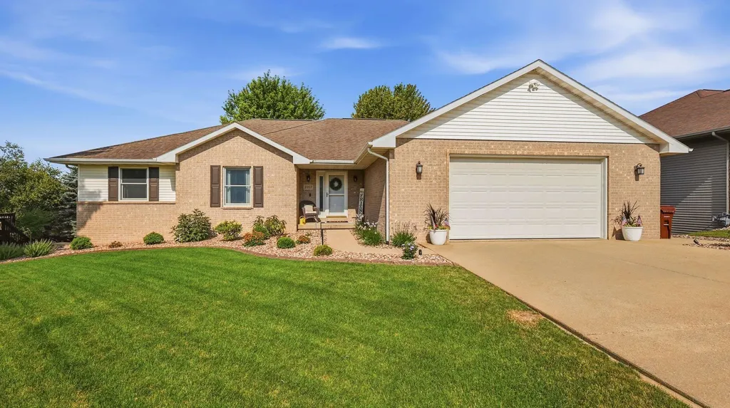 2357 Antler Ridge Dubuque IA 52002