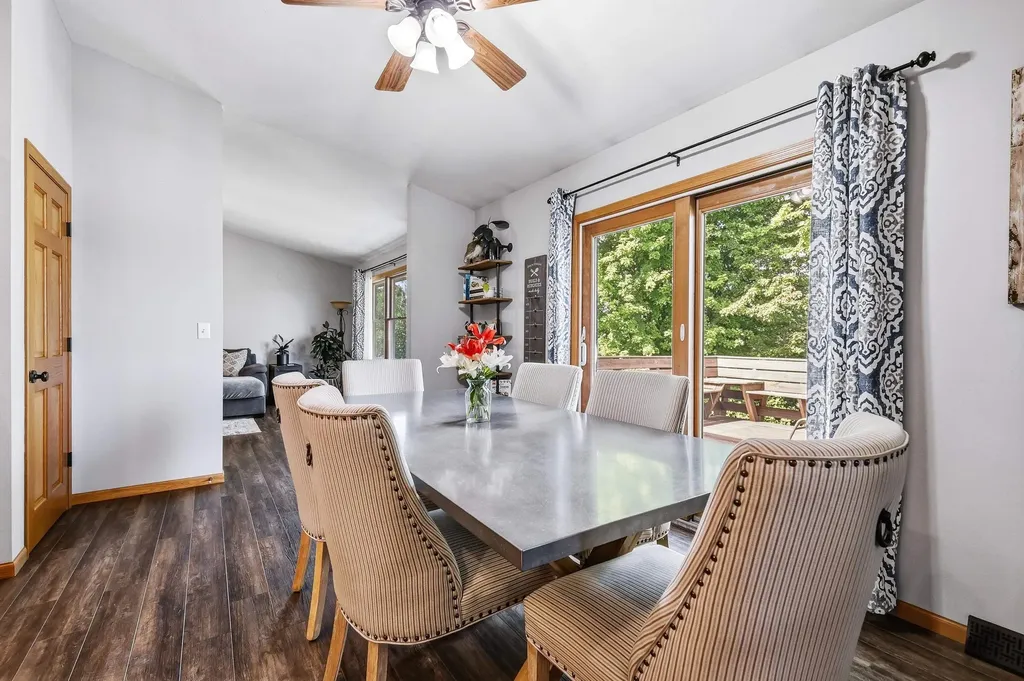 2357 Antler Ridge Dubuque IA 52002