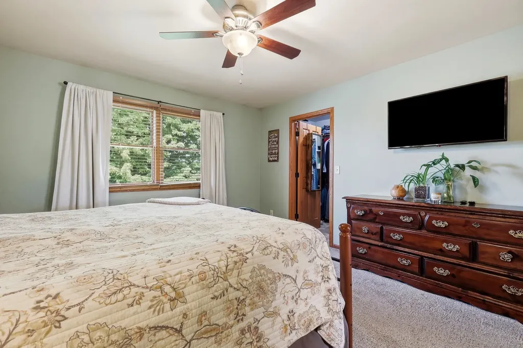 2357 Antler Ridge Dubuque IA 52002