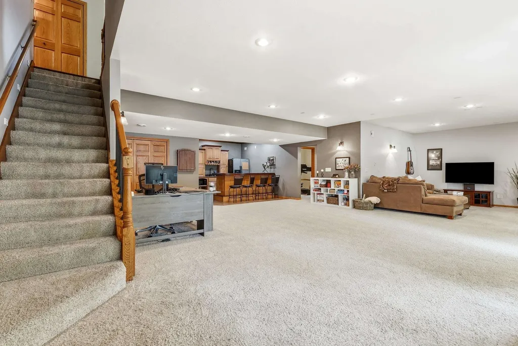 2357 Antler Ridge Dubuque IA 52002