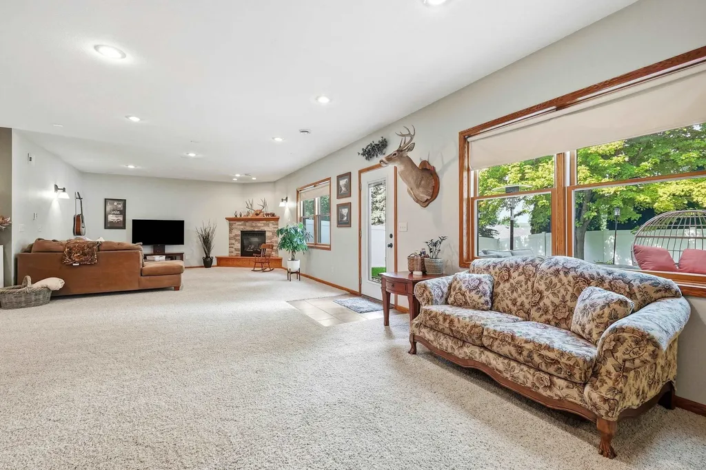 2357 Antler Ridge Dubuque IA 52002