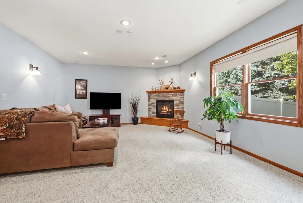 2357 Antler Ridge Dubuque IA 52002