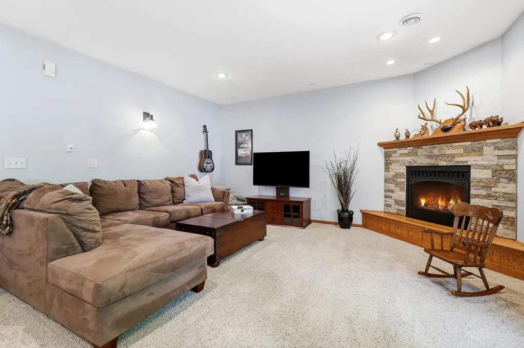2357 Antler Ridge Dubuque IA 52002