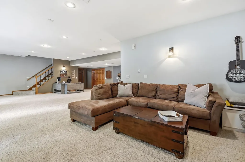 2357 Antler Ridge Dubuque IA 52002