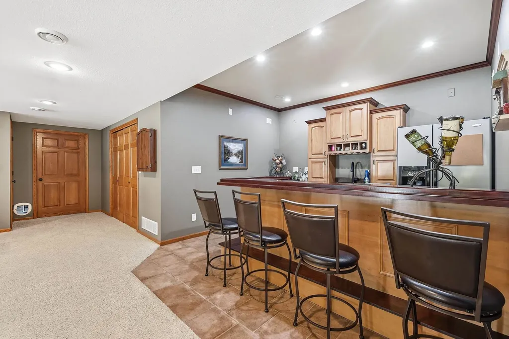 2357 Antler Ridge Dubuque IA 52002