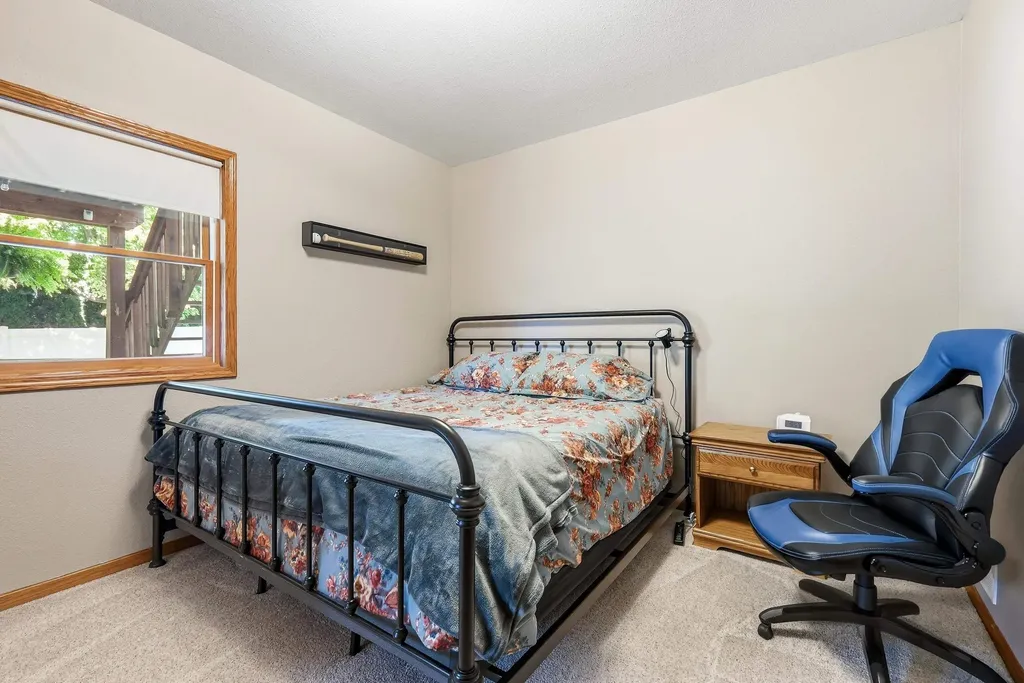 2357 Antler Ridge Dubuque IA 52002