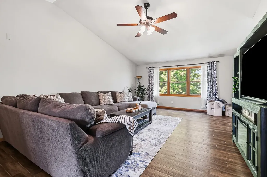 2357 Antler Ridge Dubuque IA 52002