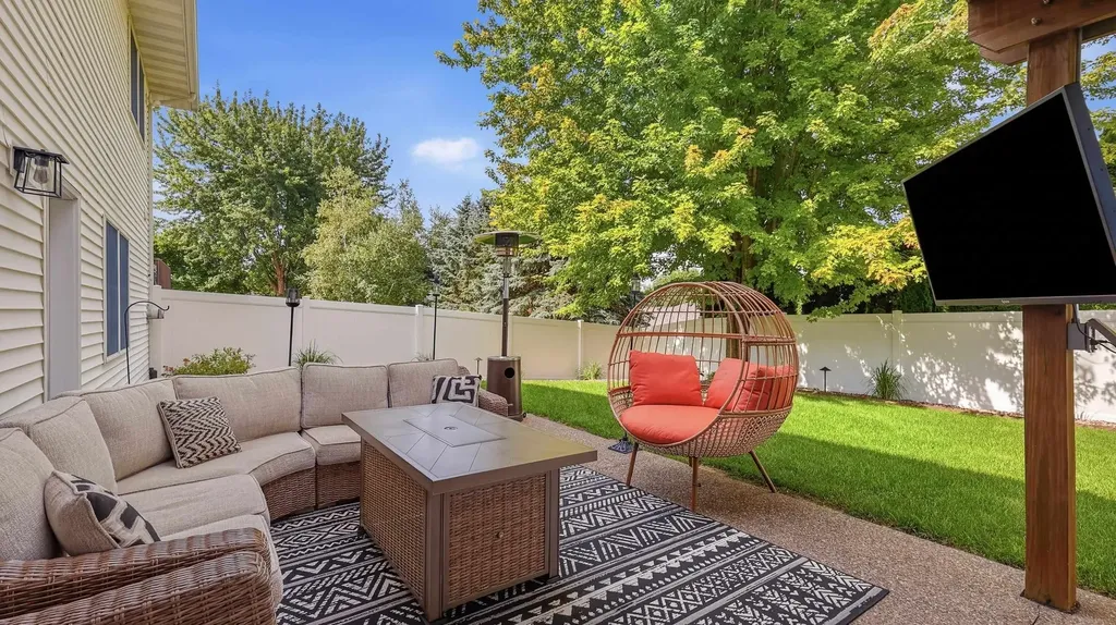 2357 Antler Ridge Dubuque IA 52002