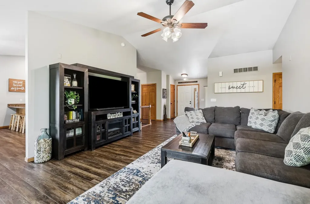 2357 Antler Ridge Dubuque IA 52002