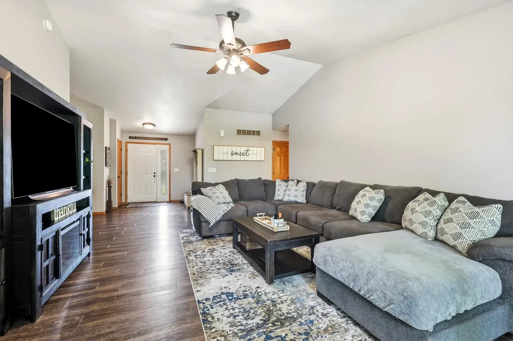 2357 Antler Ridge Dubuque IA 52002