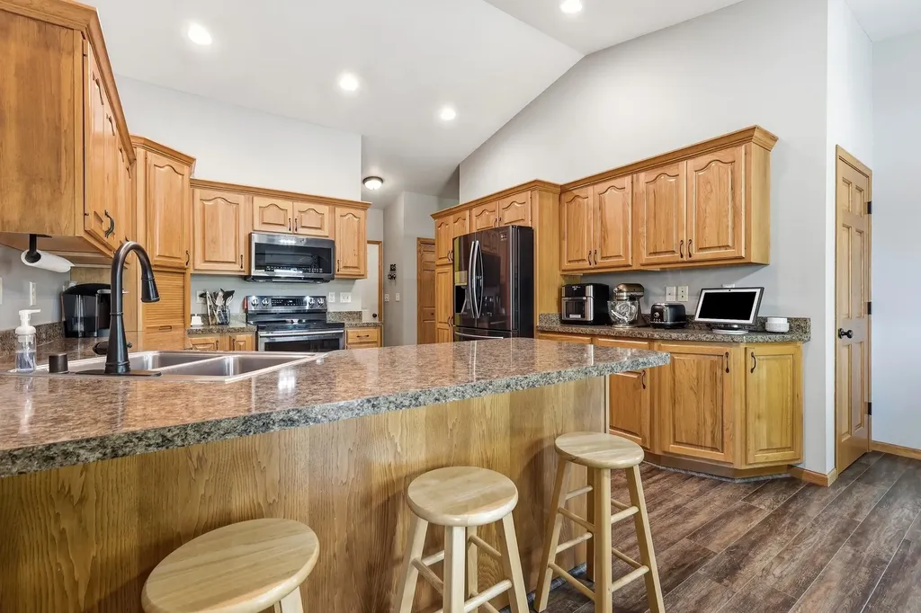 2357 Antler Ridge Dubuque IA 52002