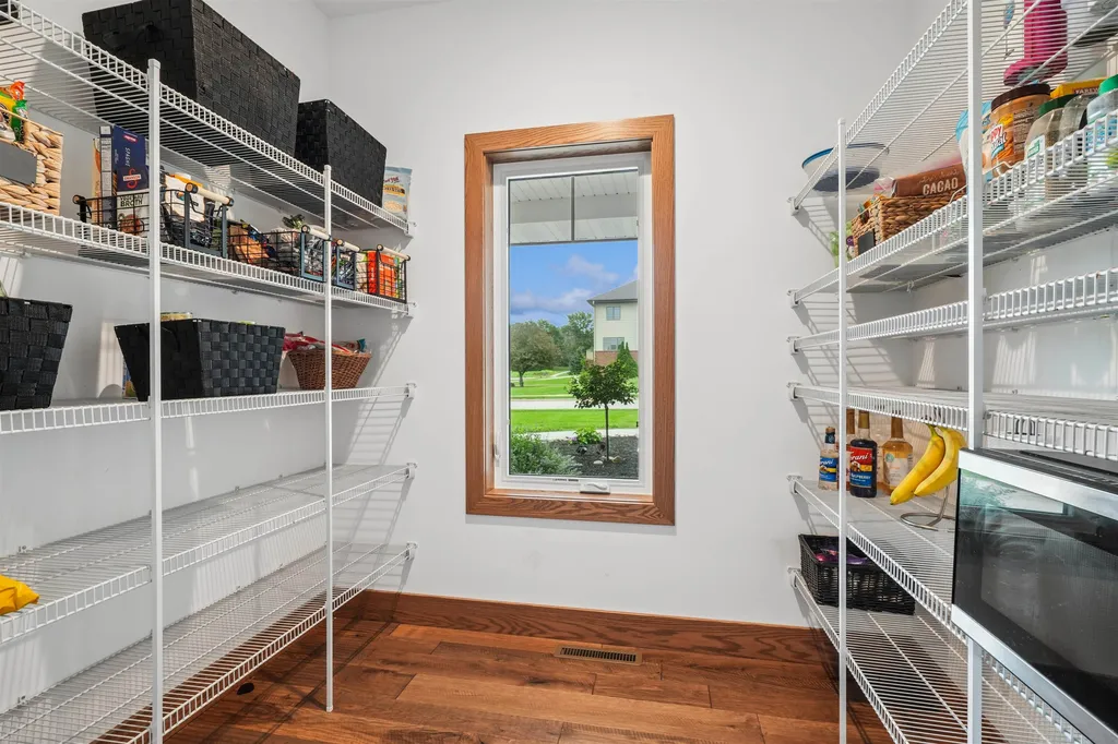 1018 7th Street SW Dyersville IA 52040